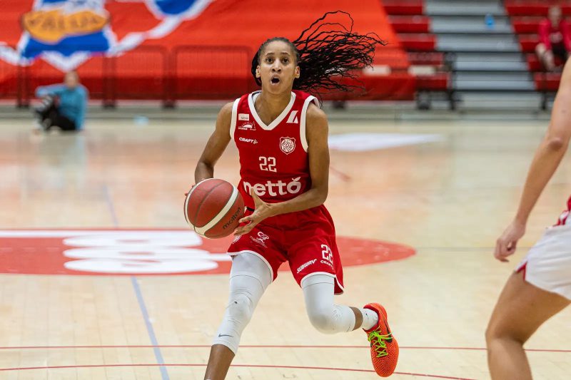Leikmenn Hauka í körfuboltaleik